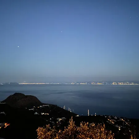 Villa Monte Giulia Filicudi * Case Zuccogrande