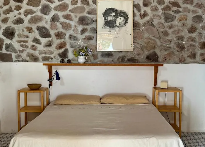 Villa Monte Giulia Filicudi * Case Zuccogrande