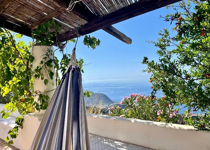 Villa Monte Giulia Filicudi *