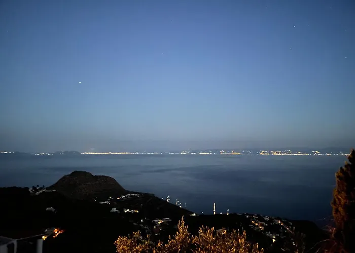 Villa Monte Giulia Filicudi * Case Zuccogrande